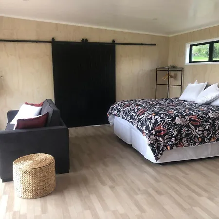 Whakaipo Bay Cabin Retreat Taupo Exterior photo