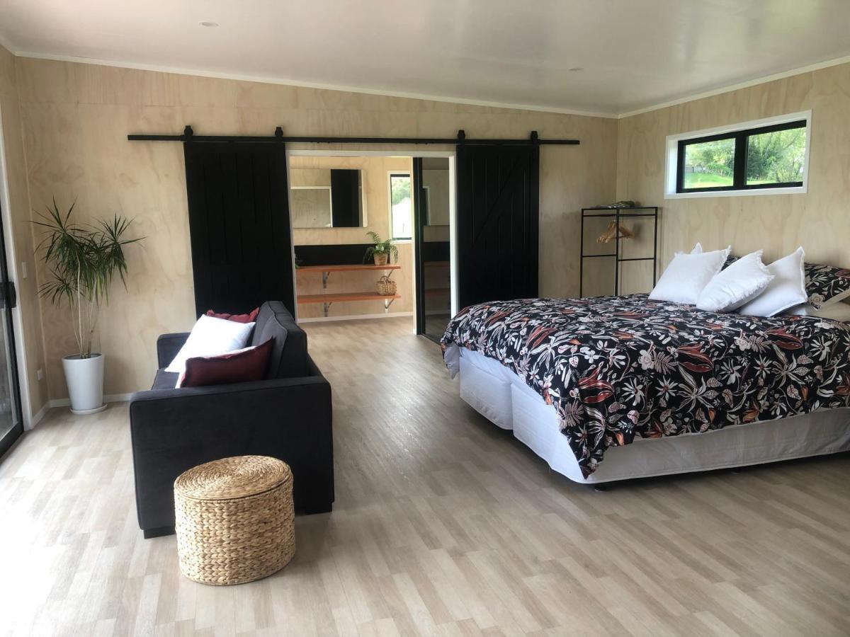 Whakaipo Bay Retreat Chalet *